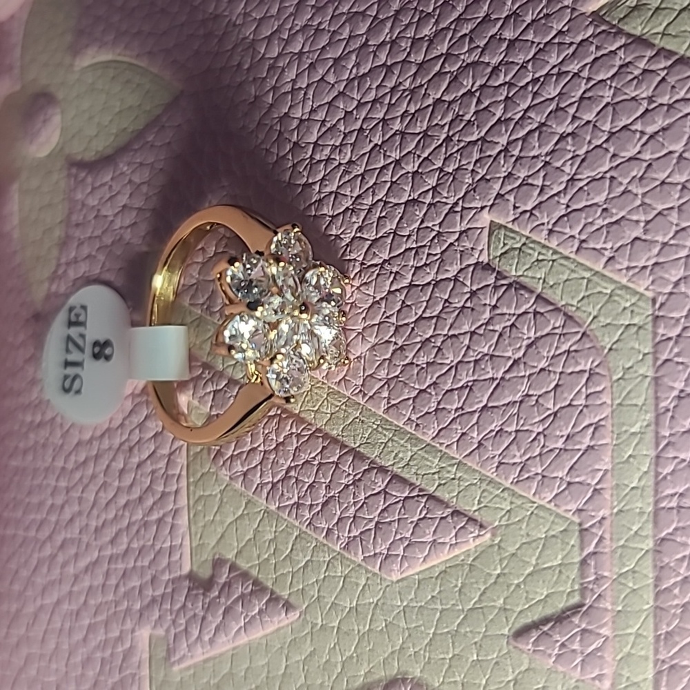 Flower Design Diamond and Gold Ring Size 8